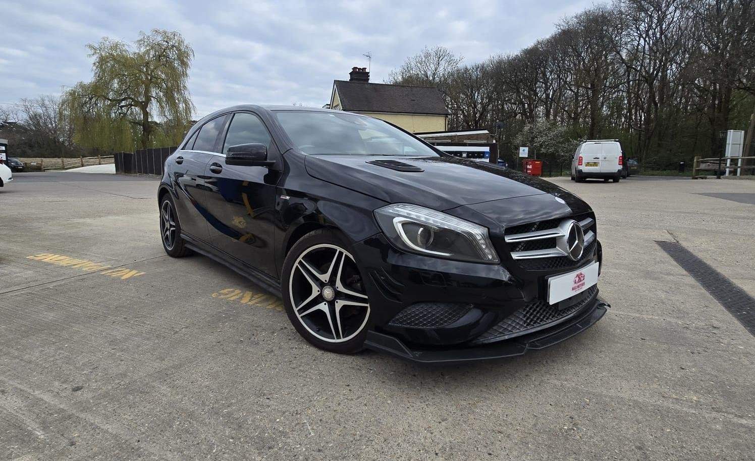2013 -benz a180 £7,995 65,340 mi petrol automatic + compare hpi checked warranty... photo
