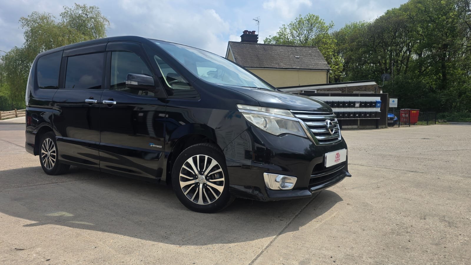 2012 NISSAN SERENA AUTOMATIC 6,495 86,841 MI PETROL AUTOMATIC COMPARE HPI CHECKED WARRANTY... photo